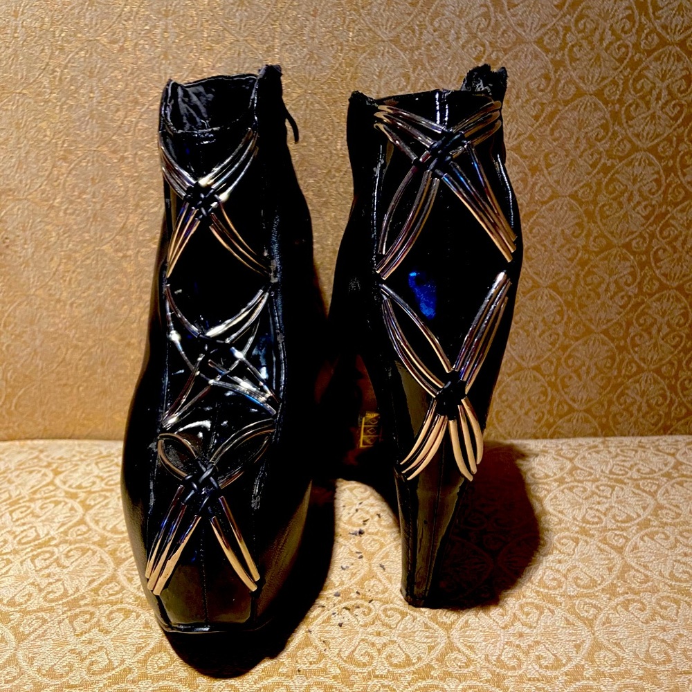 GOT THEM FROM A STORE ON SOUTH STREET